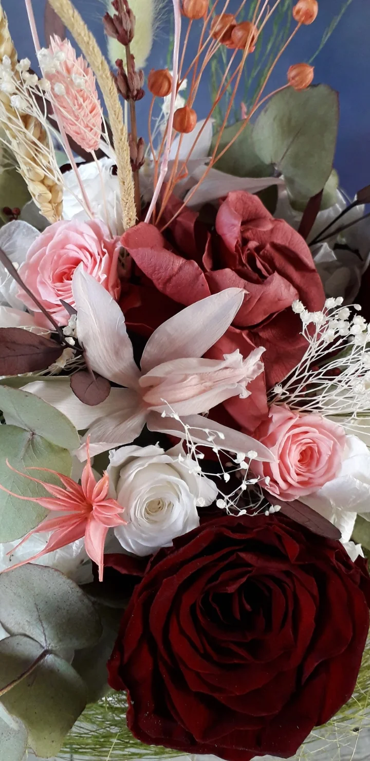 BOUQUET DE MARIAGE EN VEGETAUX ET FLEURS STABILISES, par Lili la main verte, fleuriste à Talence