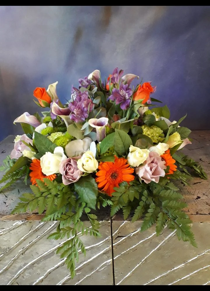 COMPOSITION PIQUEE FLEURS FRAICHES GRAND MODELE, par Lili la main verte, fleuriste à Talence