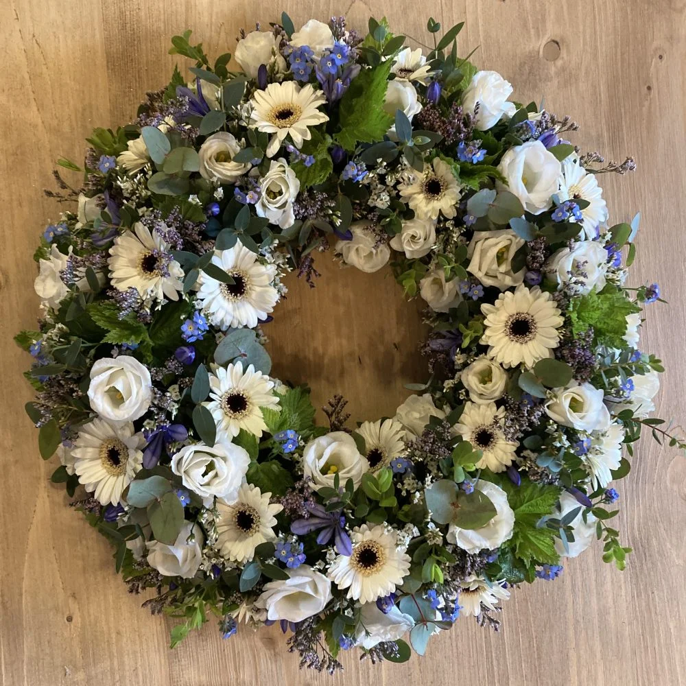 Couronne de Deuil, par Atelier Floral du Mondelot, fleuriste à Saint-Sernin-du-Plain