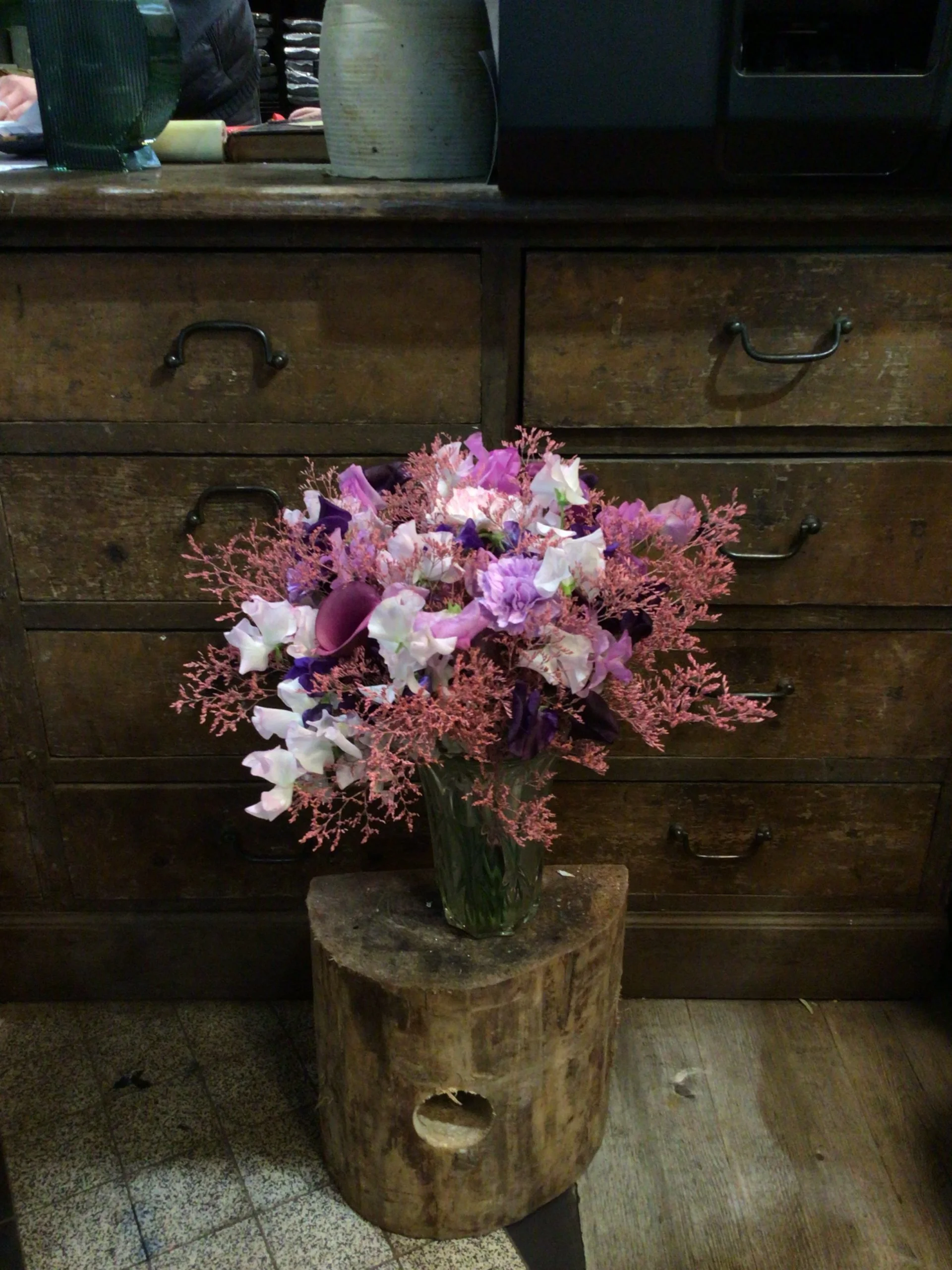 Bouquet de Printemps avec Pois de senteur, par Maison Stéphane Bellot, fleuriste à Paris