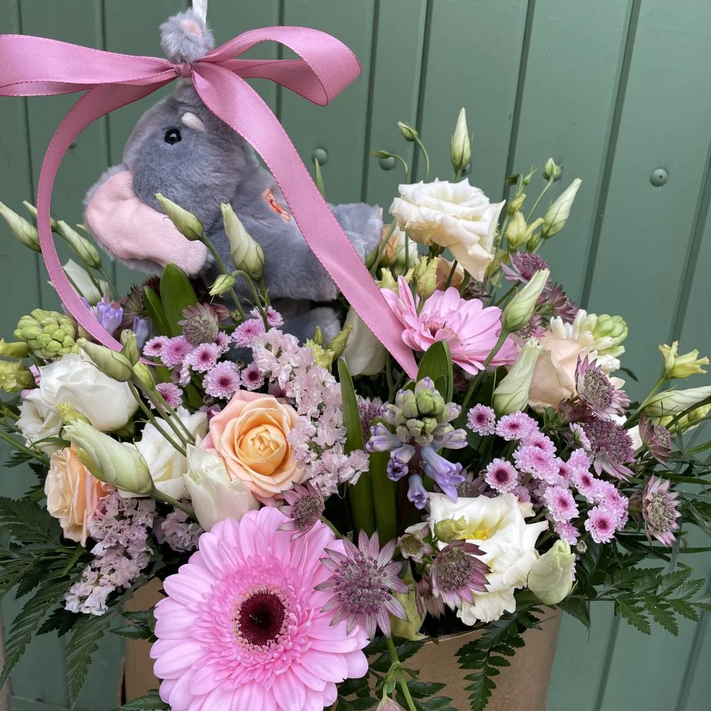 Composition Naissance, par Pom'Violette, fleuriste à Gex
