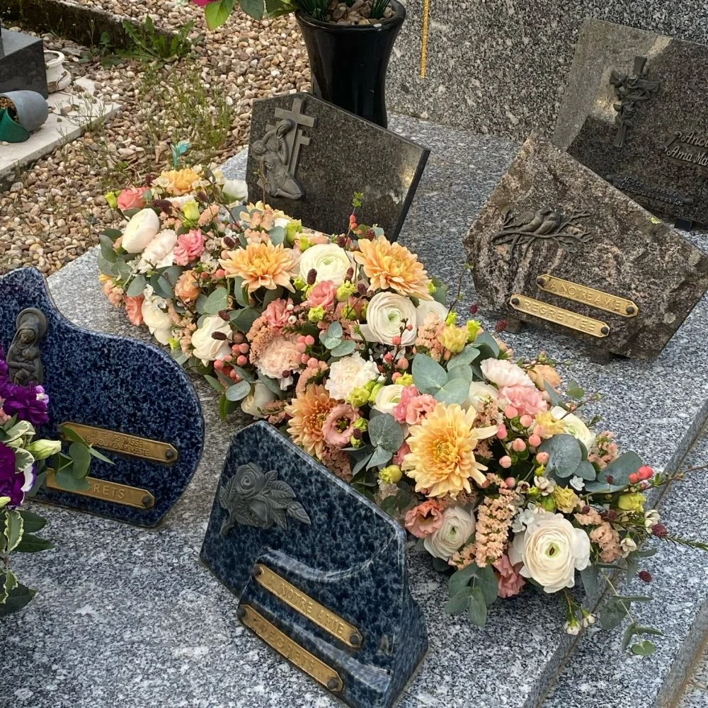 Composition de deuil (gerbe, coussin, couronne ou cœur), par Figa e Mimosa, fleuriste à Metz