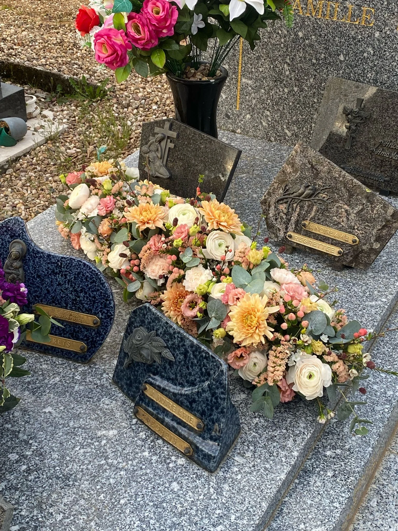 Composition de deuil (gerbe, coussin, couronne ou cœur), par Figa e Mimosa, fleuriste à Metz