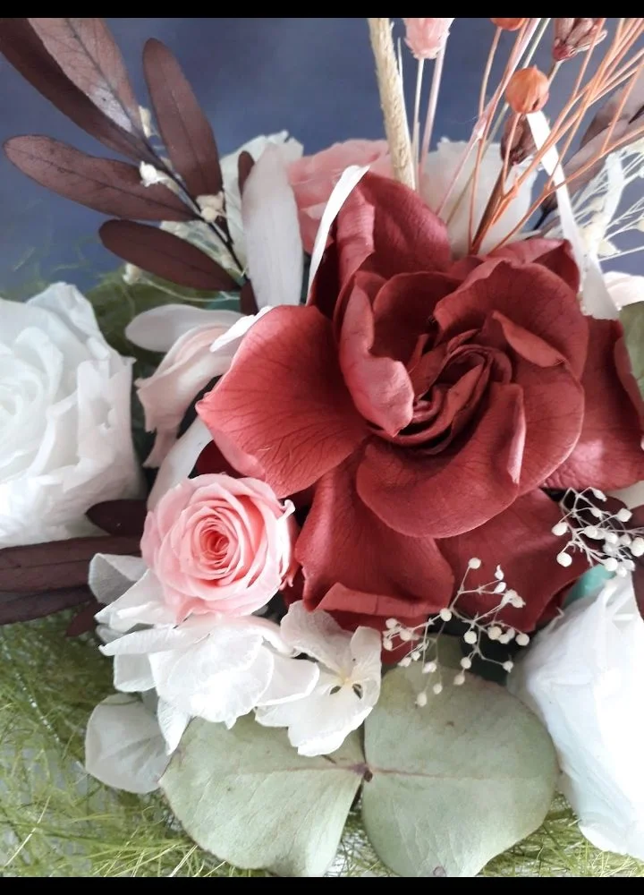 BOUQUET DE MARIAGE EN VEGETAUX ET FLEURS STABILISES, par Lili la main verte, fleuriste à Talence
