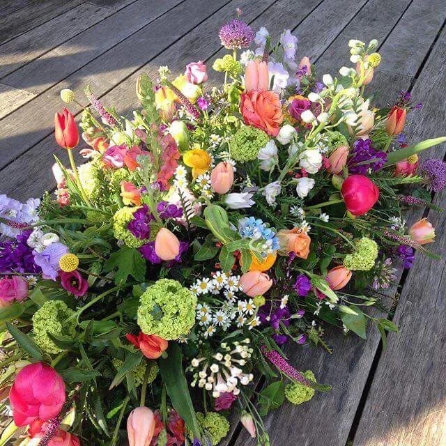 Dessus de cercueil, par MK Fleurs, fleuriste à Lyon