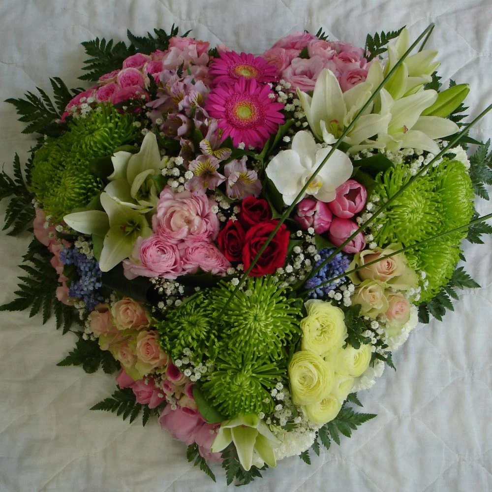 cœur deuil, par Les Fleurs de Roxane, fleuriste à Ouzouer-sur-Loire