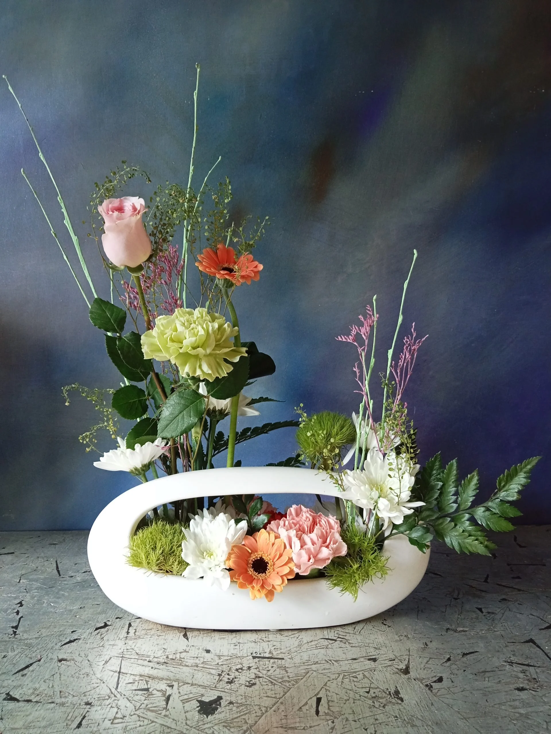 COMPOSITION PIQUEE VASE, par Lili la main verte, fleuriste à Talence