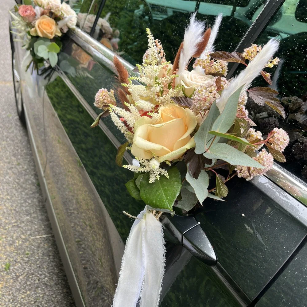 Bouquet de portière, par Hanakawa, fleuriste à Meudon