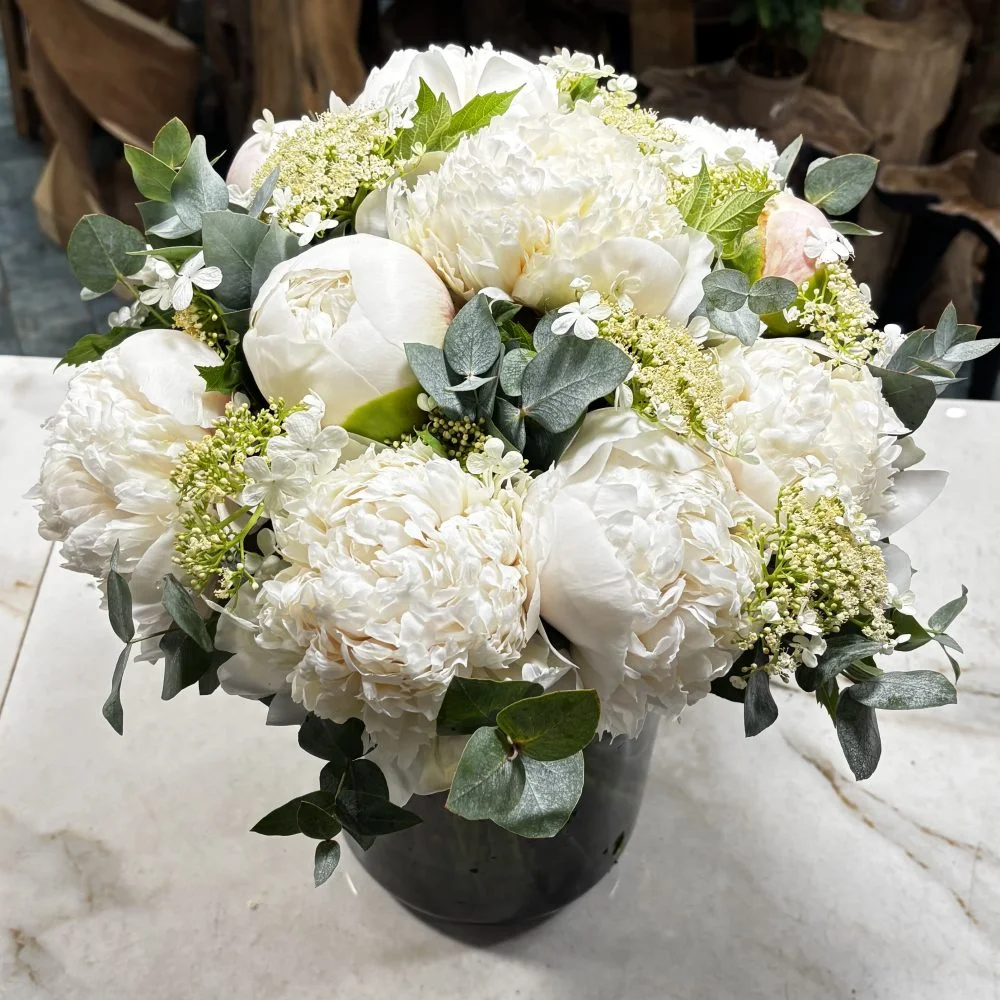 Bouquet Nuage de Pivoines (Pivoines Blanche), par Les Lys de Boulogne, fleuriste à Boulogne-Billancourt