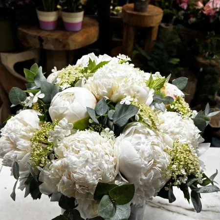Bouquet Nuage de Pivoines (Pivoines Blanche), par Les Lys d'Auteuil, fleuriste à Paris