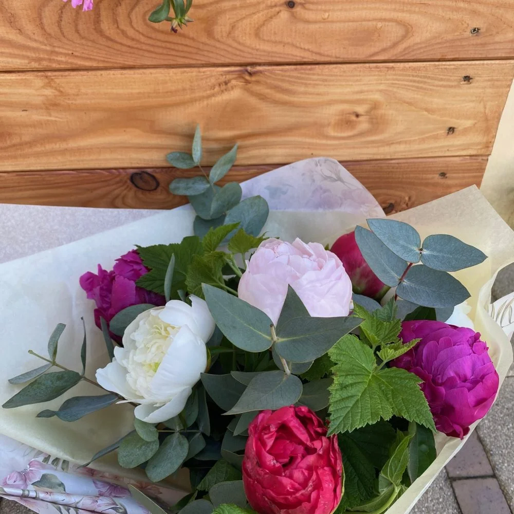 Bouquet pivoines, par Gaïa, fleuriste à Ondres