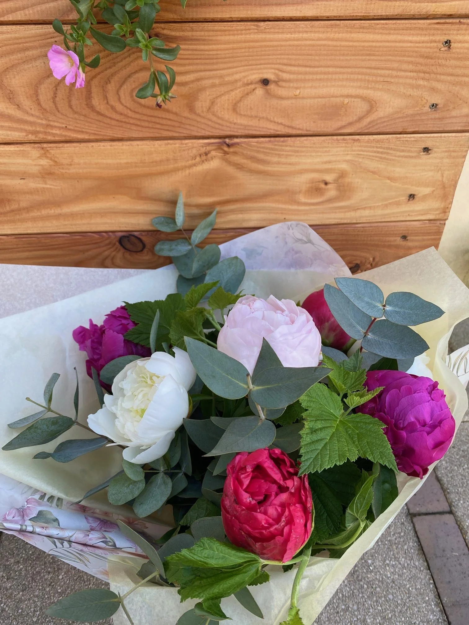 Bouquet pivoines, par Gaïa, fleuriste à Ondres