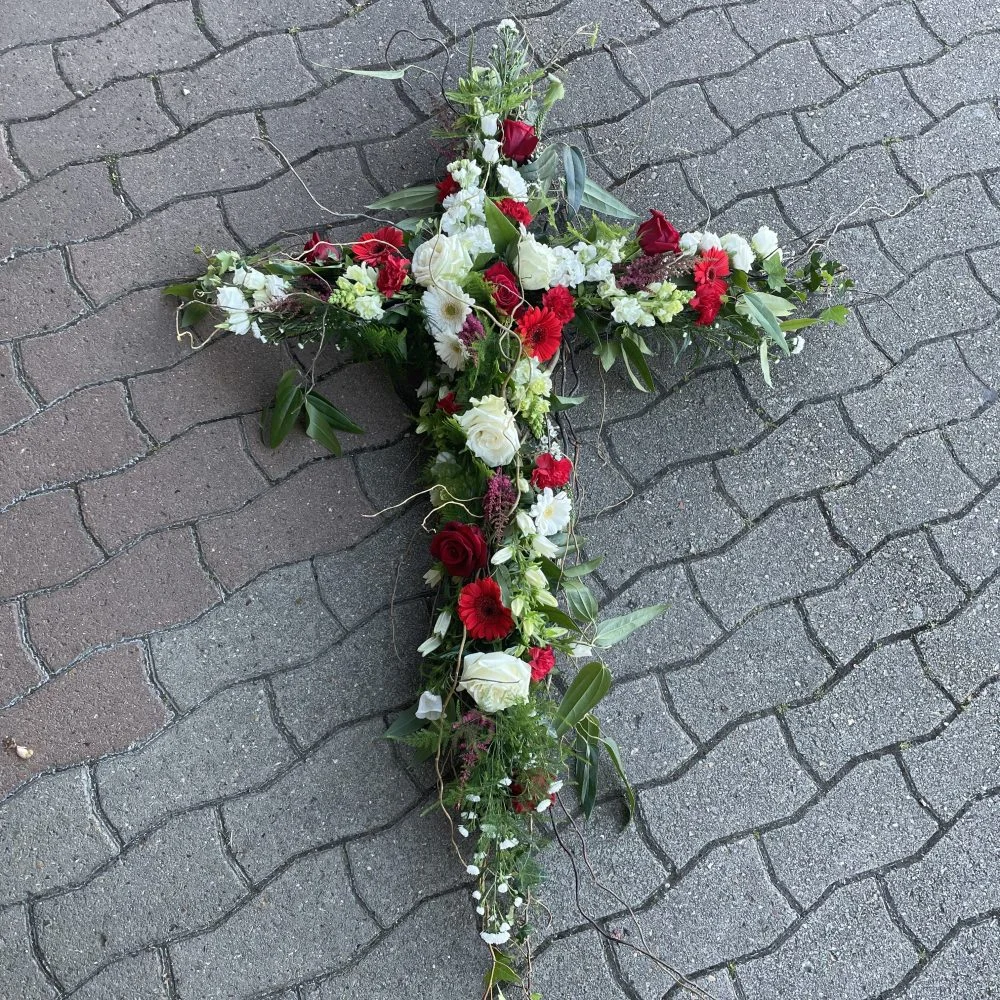 Croix Crémation, par Florilys, fleuriste à La Chaussée-Saint-Victor