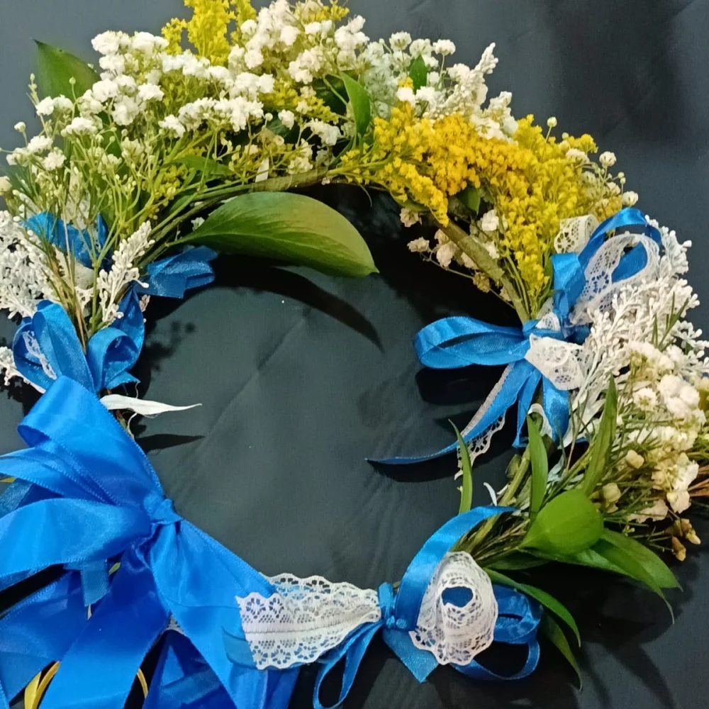 Couronne de fleurs, par BOUTIQUE GENEVE FLEUR, fleuriste à Lourdes