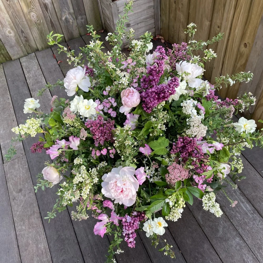 Composition ronde de deuil, par Le Jardin de O'hara, fleuriste à Pontoise