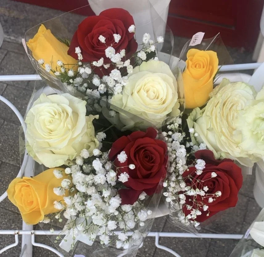 trio de roses, par BOUTIQUE GENEVE FLEUR, fleuriste à Lourdes