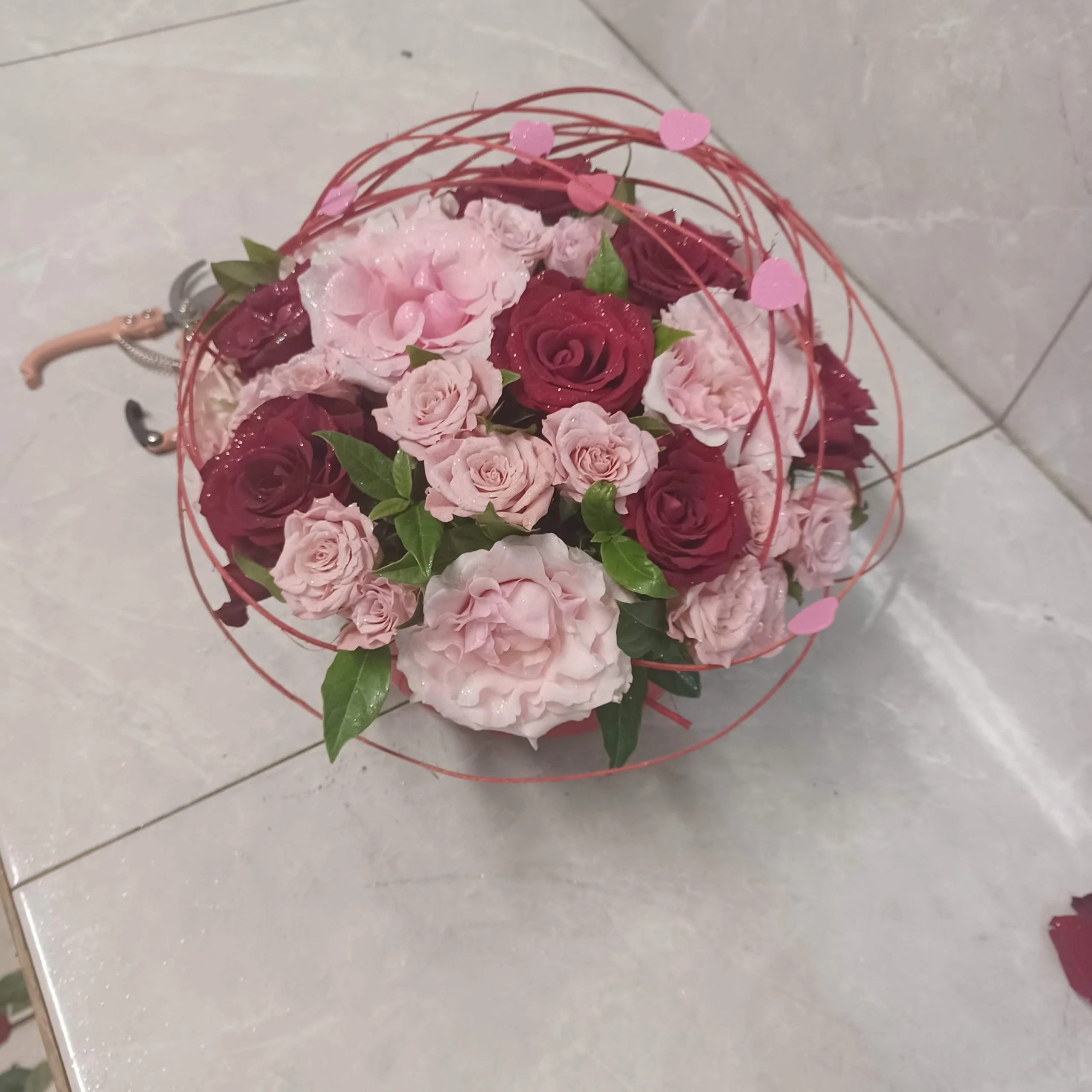 composition TOURBILLON D’AMOUR, par Ti Fleur Lakour, fleuriste à Saint-Joseph