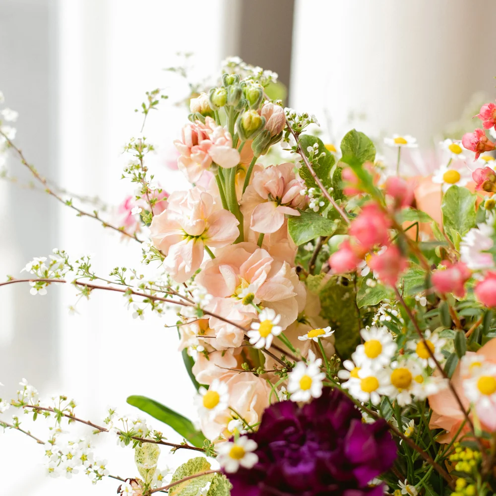 The most beautiful seasonal flowers, delivered by your local florist