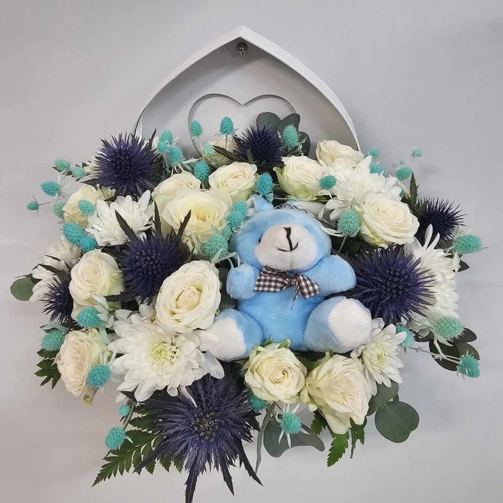 composition naissance, par Ti Fleur Lakour, fleuriste à Saint-Joseph