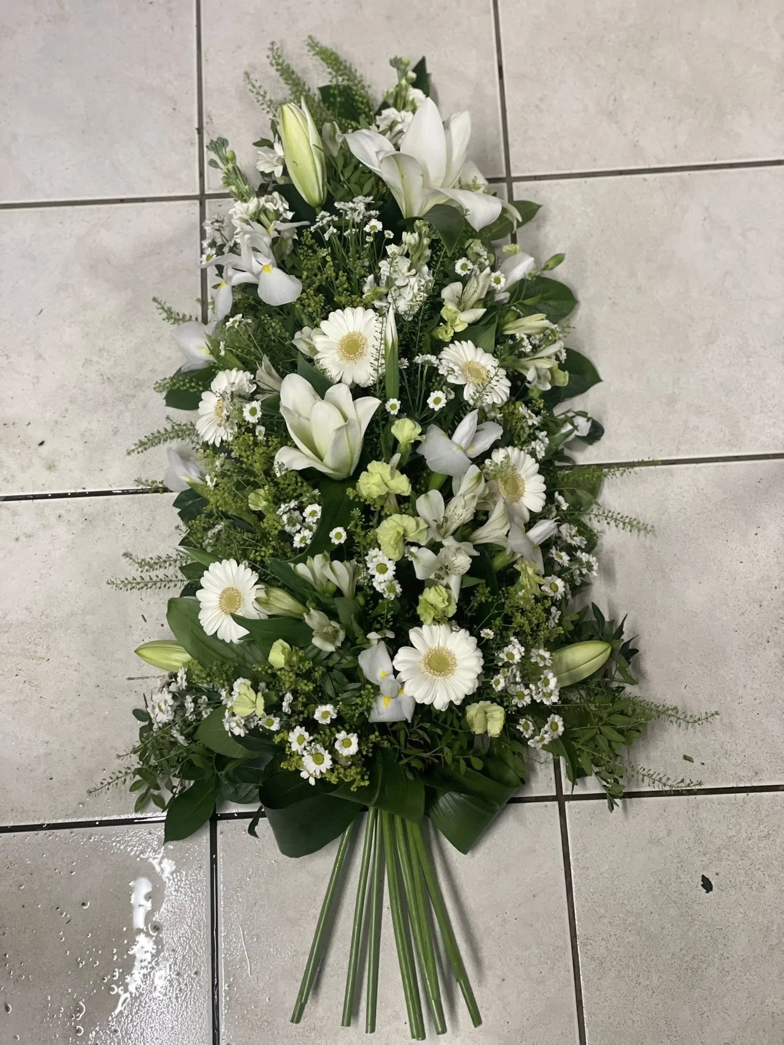 Gerbe de Deuil, par Cannelle Orange Comines-Warneton, fleuriste à Comines-Warneton