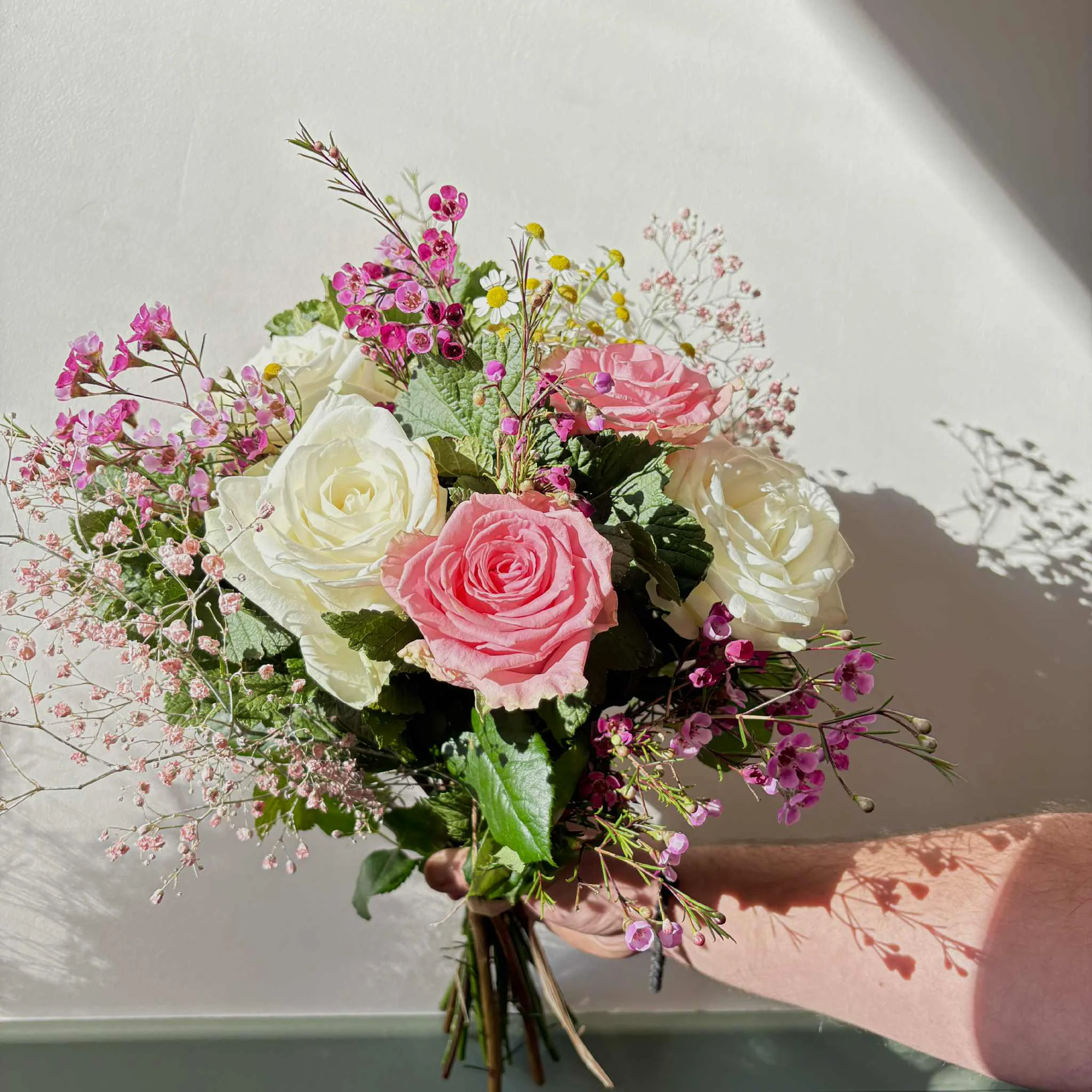 Bouquet « Rosée Poudrée », par Pampa Fleuriste, fleuriste à Paris