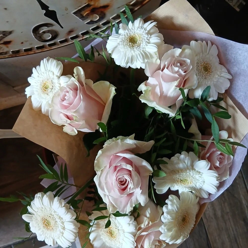 Bouquet Octobre Rose, par Au Coin du Bonheur, fleuriste à Mesnil-Roc'h