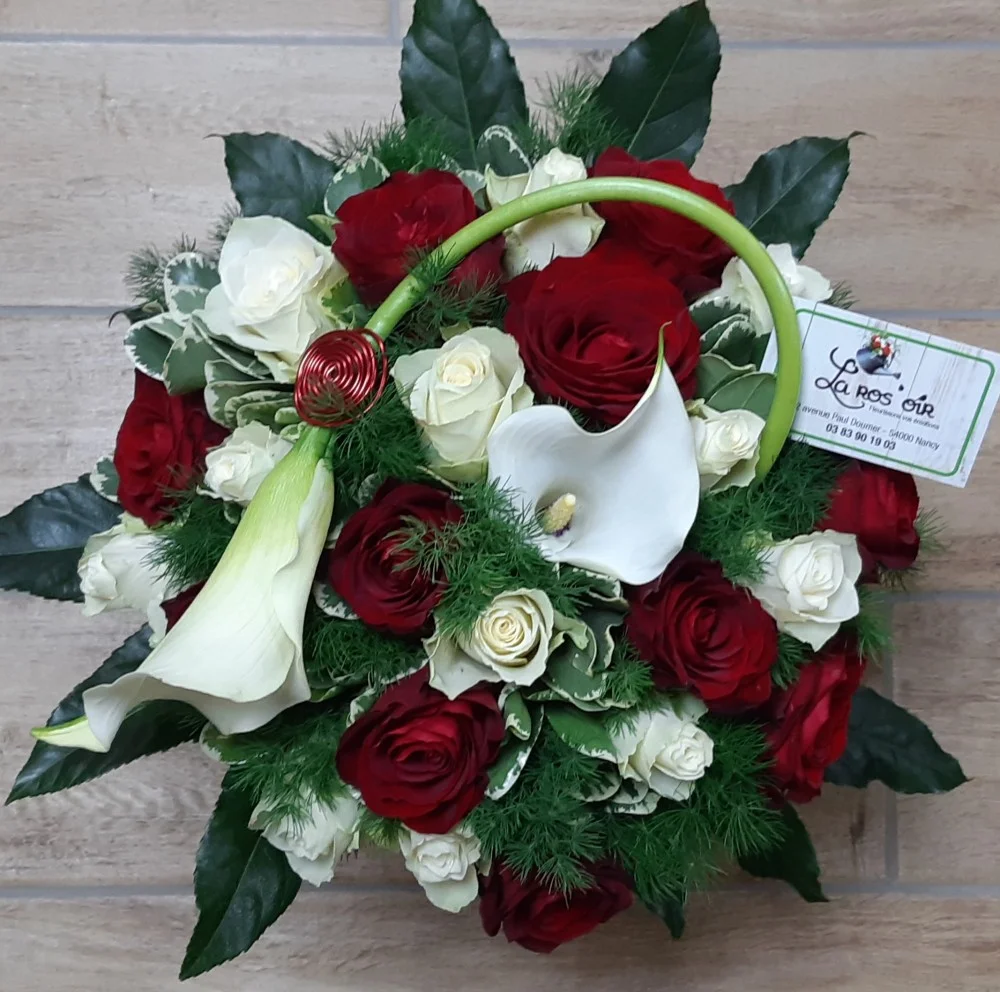 Bouquet rouge et blanc, par La Ros'oir, fleuriste à Nancy