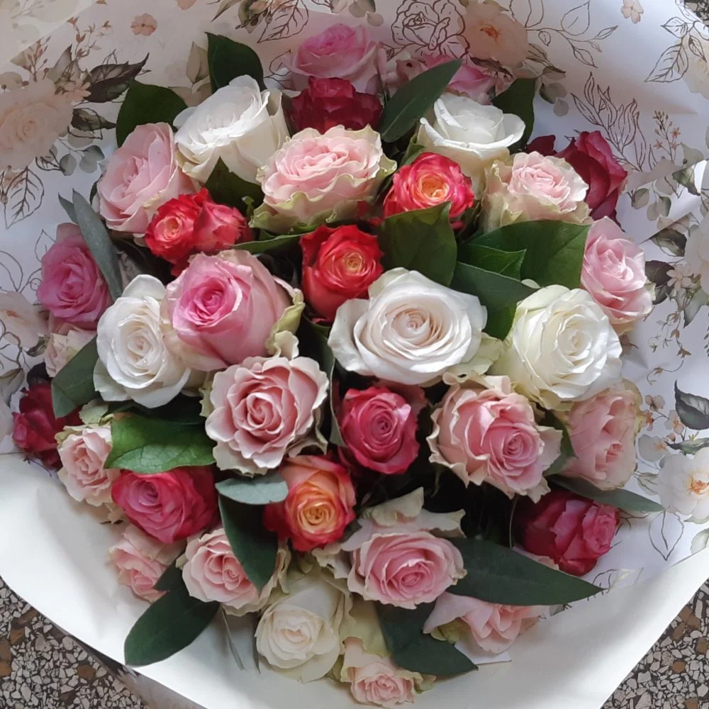 Roses en mélange, par La Ros'oir, fleuriste à Nancy