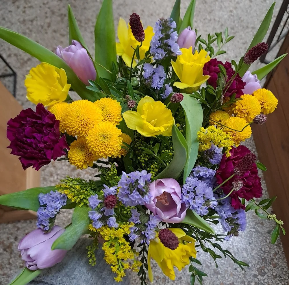 Mamie: Gang des Narcisses, par La Ros'oir, fleuriste à Nancy