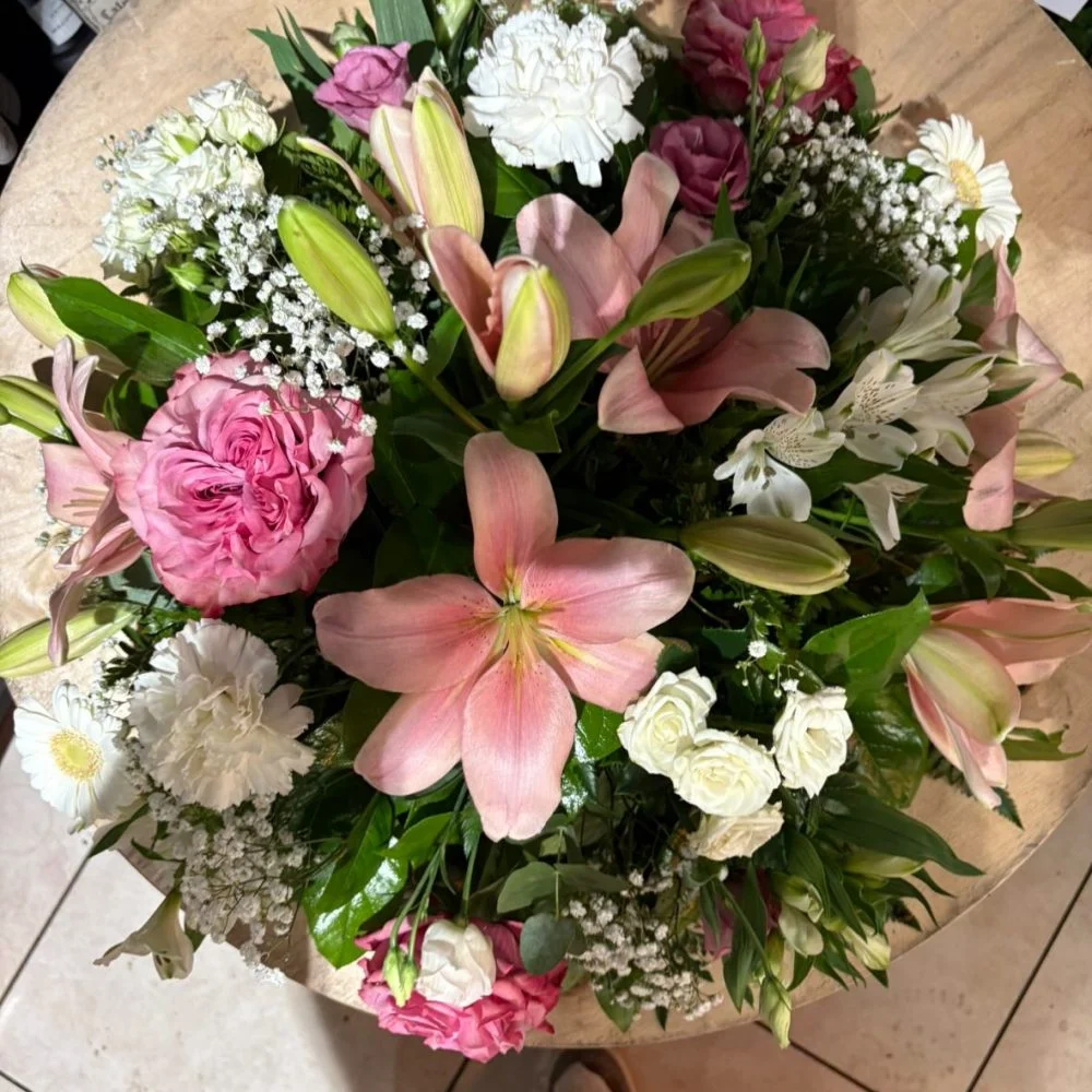 coussin deuil moyen, par Fleurs et Saveurs Cherbourg, fleuriste à Cherbourg-en-Cotentin