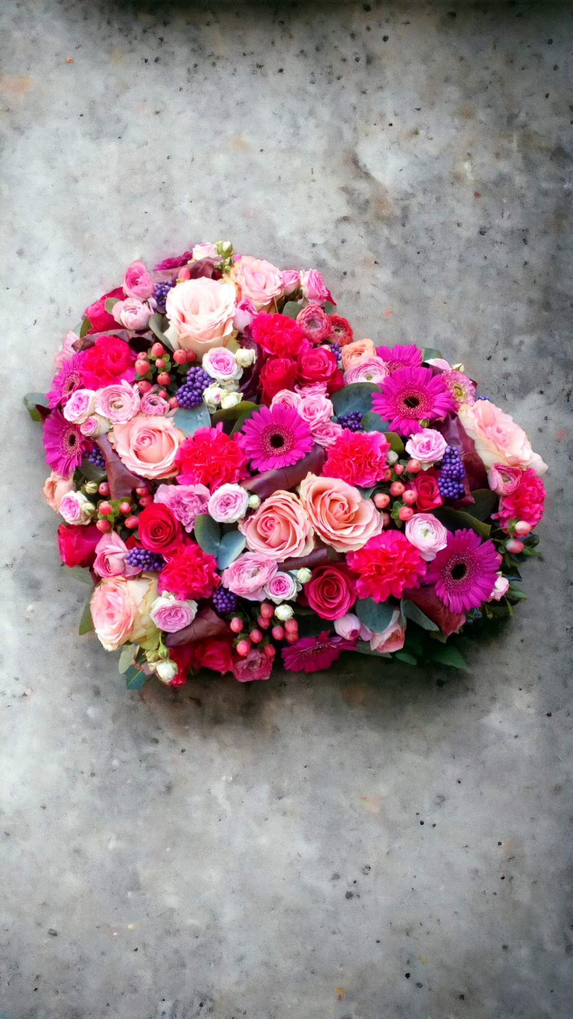 Cœur de fleurs, par Atelier Cotylédon, fleuriste à Quimper