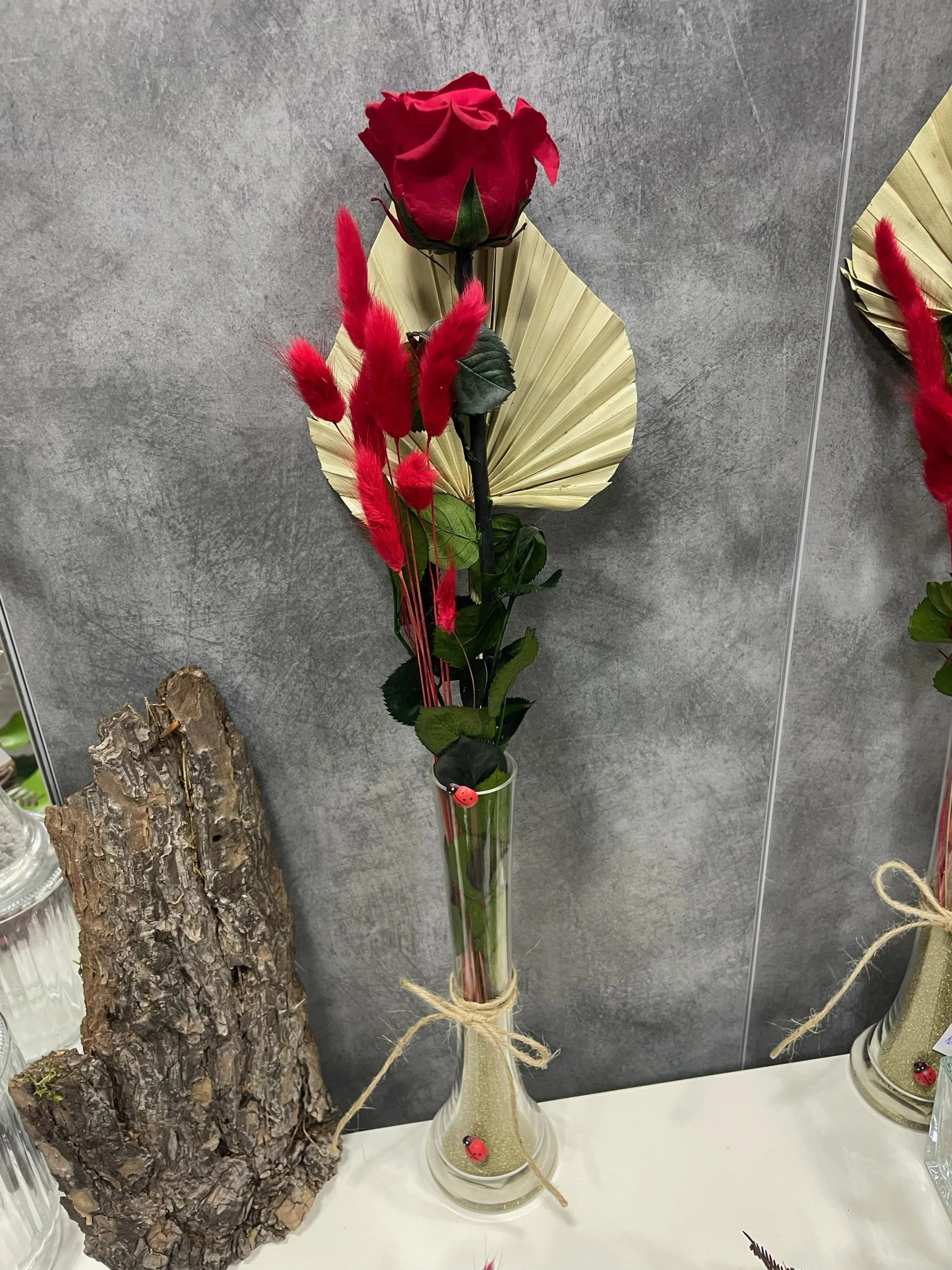 rose rouge éternelle, par Eglantine et Pivoine, fleuriste à Davézieux