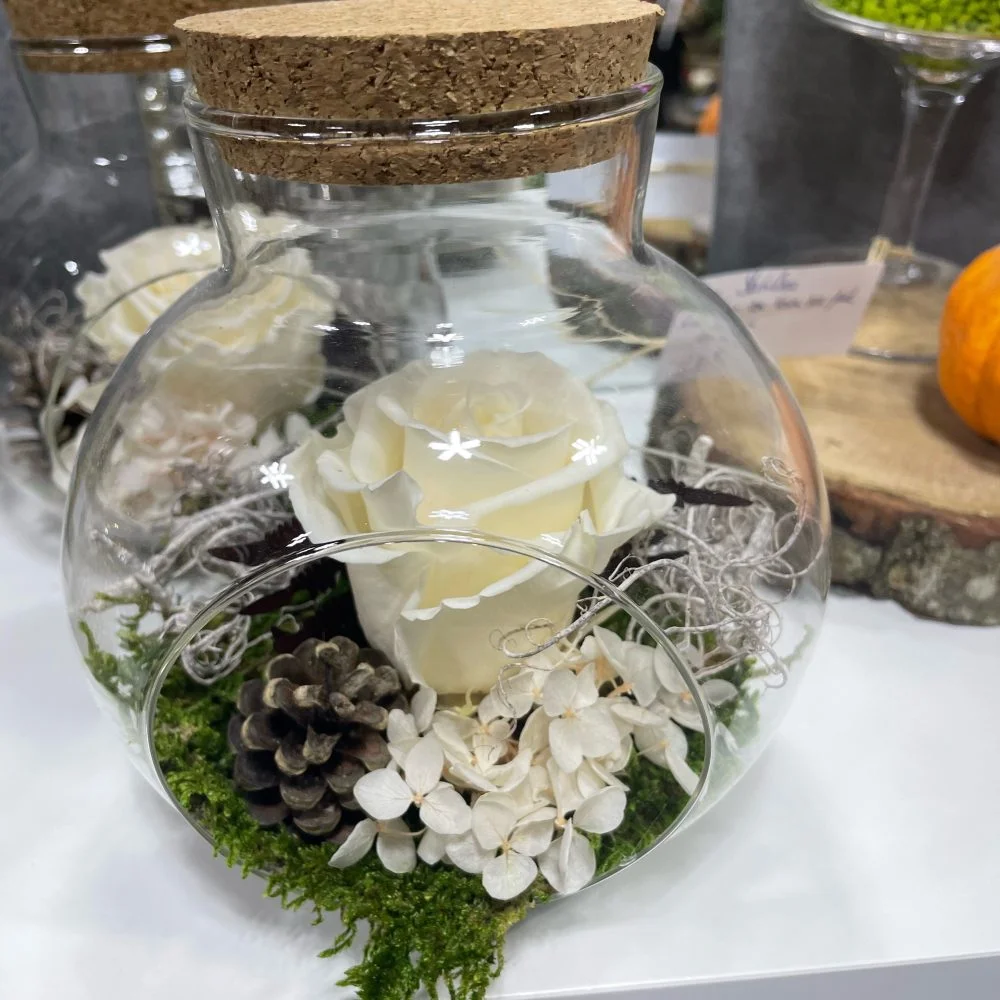 bocal fleuri, par Eglantine et Pivoine, fleuriste à Davézieux