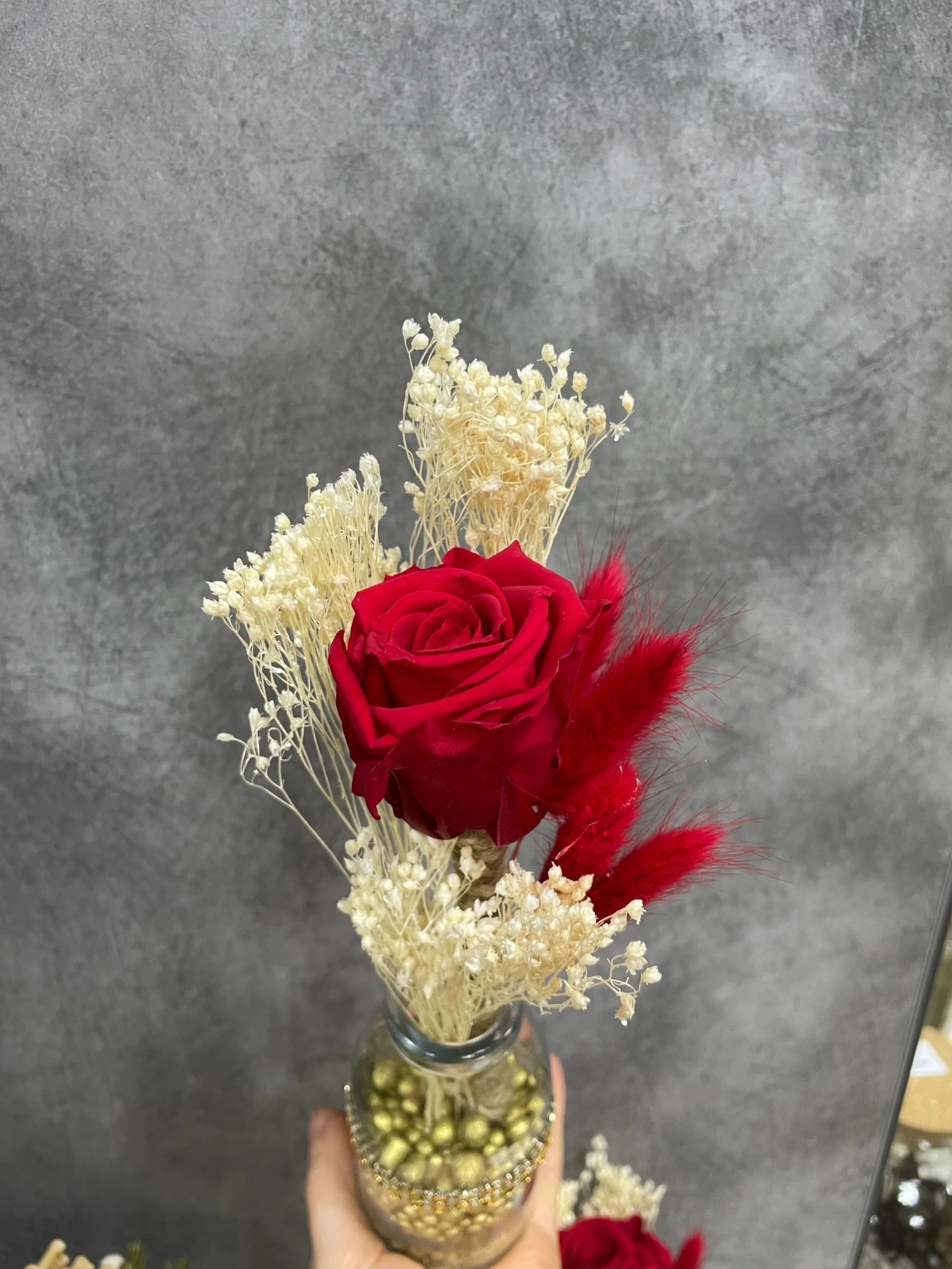 rose rouge éternelle, par Eglantine et Pivoine, fleuriste à Davézieux