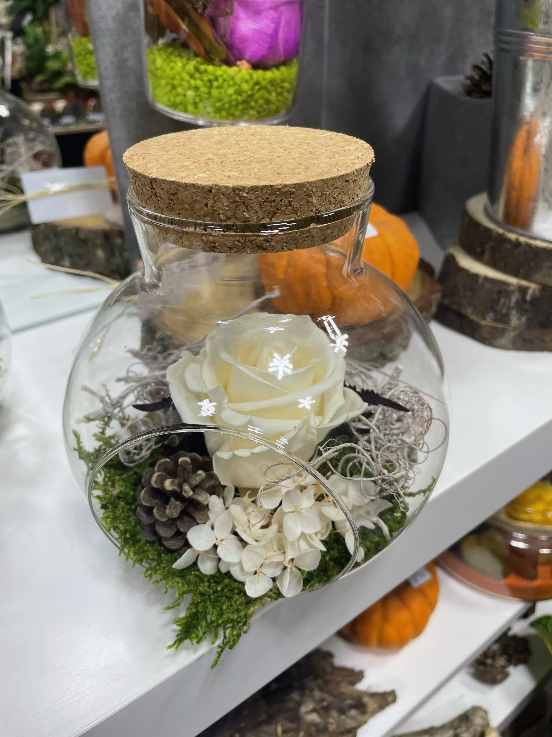 bocal fleuri, par Eglantine et Pivoine, fleuriste à Davézieux