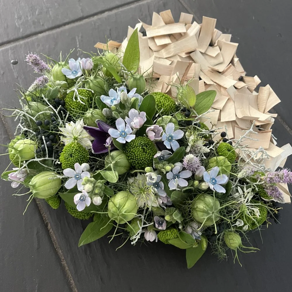 Coeur asymétrique sur commande, par Hanakawa, fleuriste à Meudon