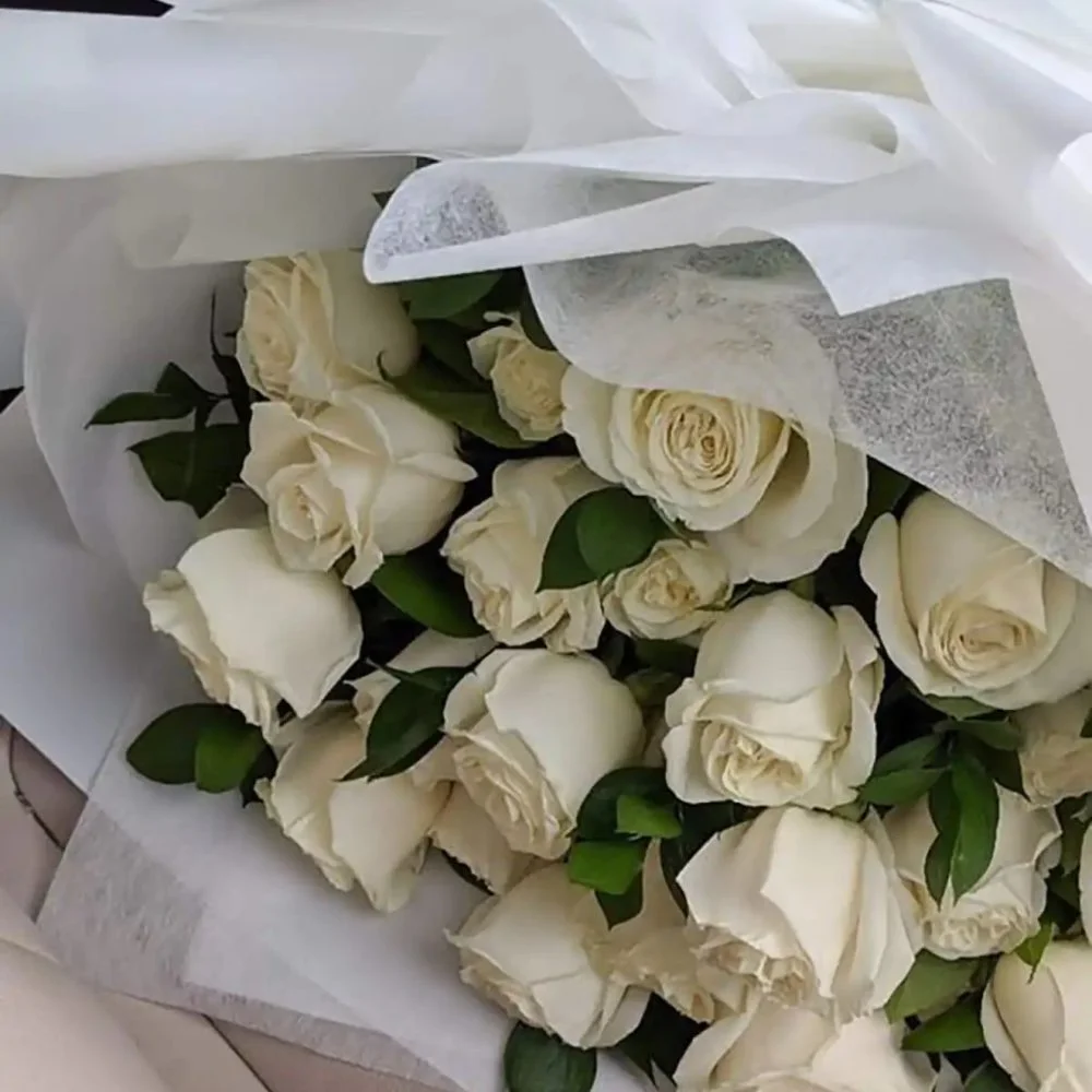 Bouquet de Roses blanches, par Les fleurs de Célony, fleuriste à Aix-en-Provence