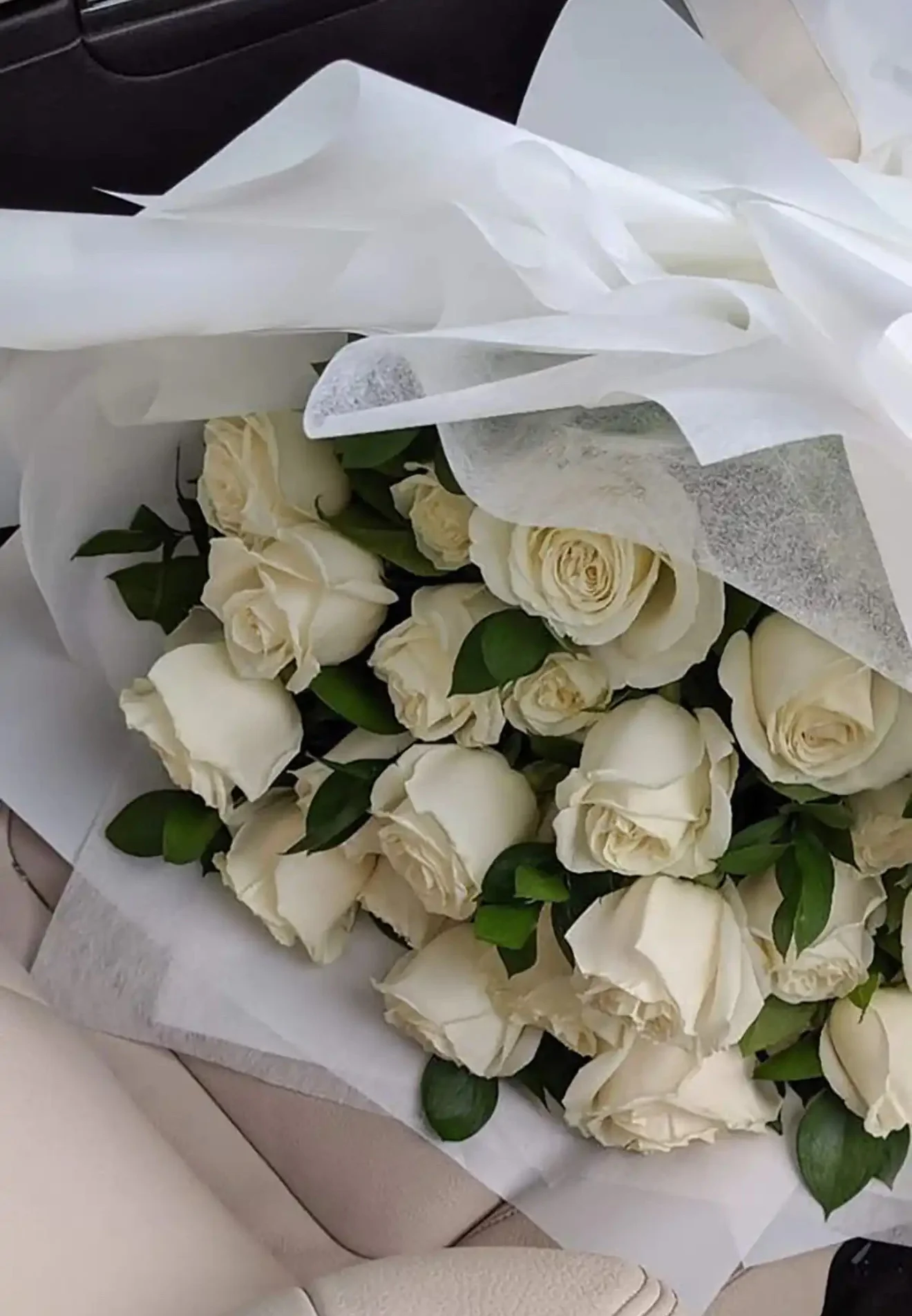 Bouquet de Roses blanches, par Les fleurs de Célony, fleuriste à Aix-en-Provence