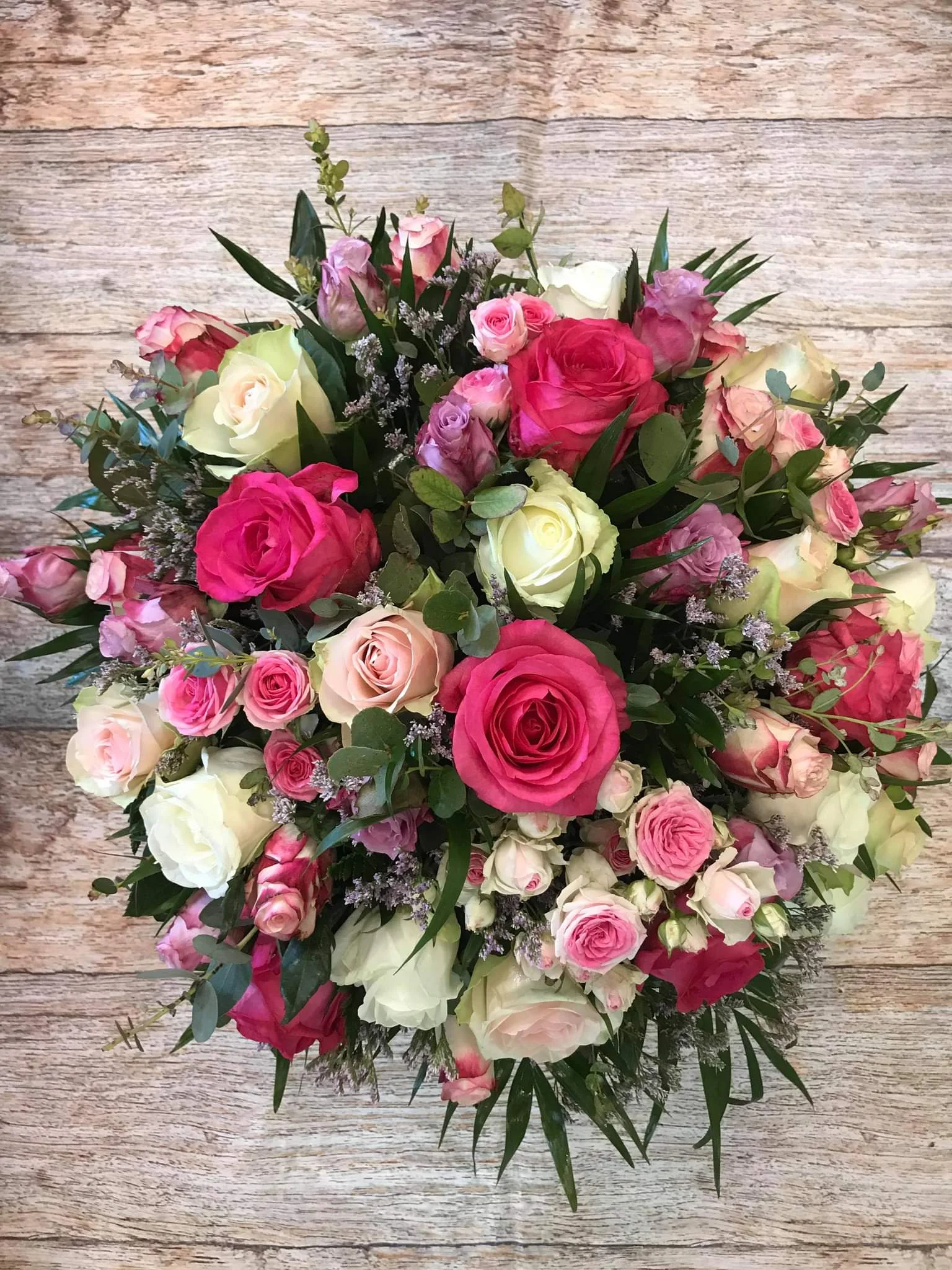 Bouquet Rond du fleursite, par La Fontaine Aux Fleurs Rillieux, fleuriste à Rillieux-la-Pape