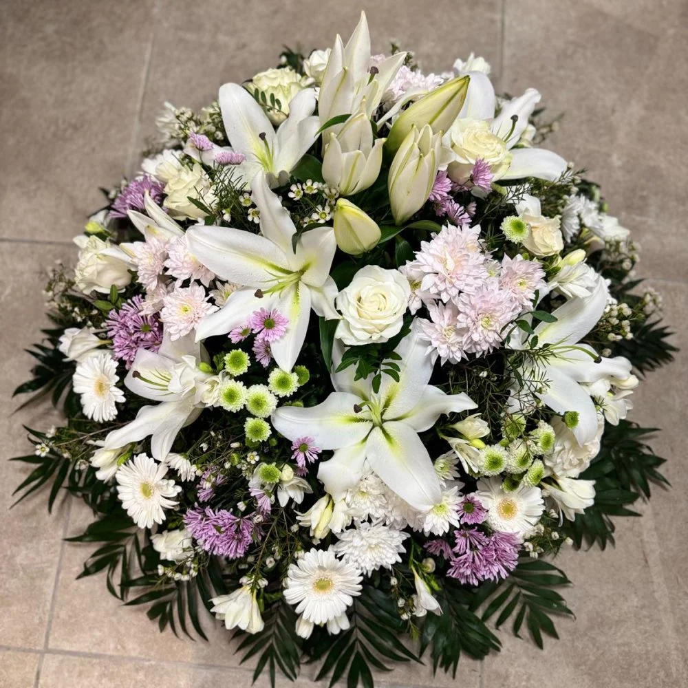 L'assemblage floral deuil, par Les fleurs de Célony, fleuriste à Aix-en-Provence