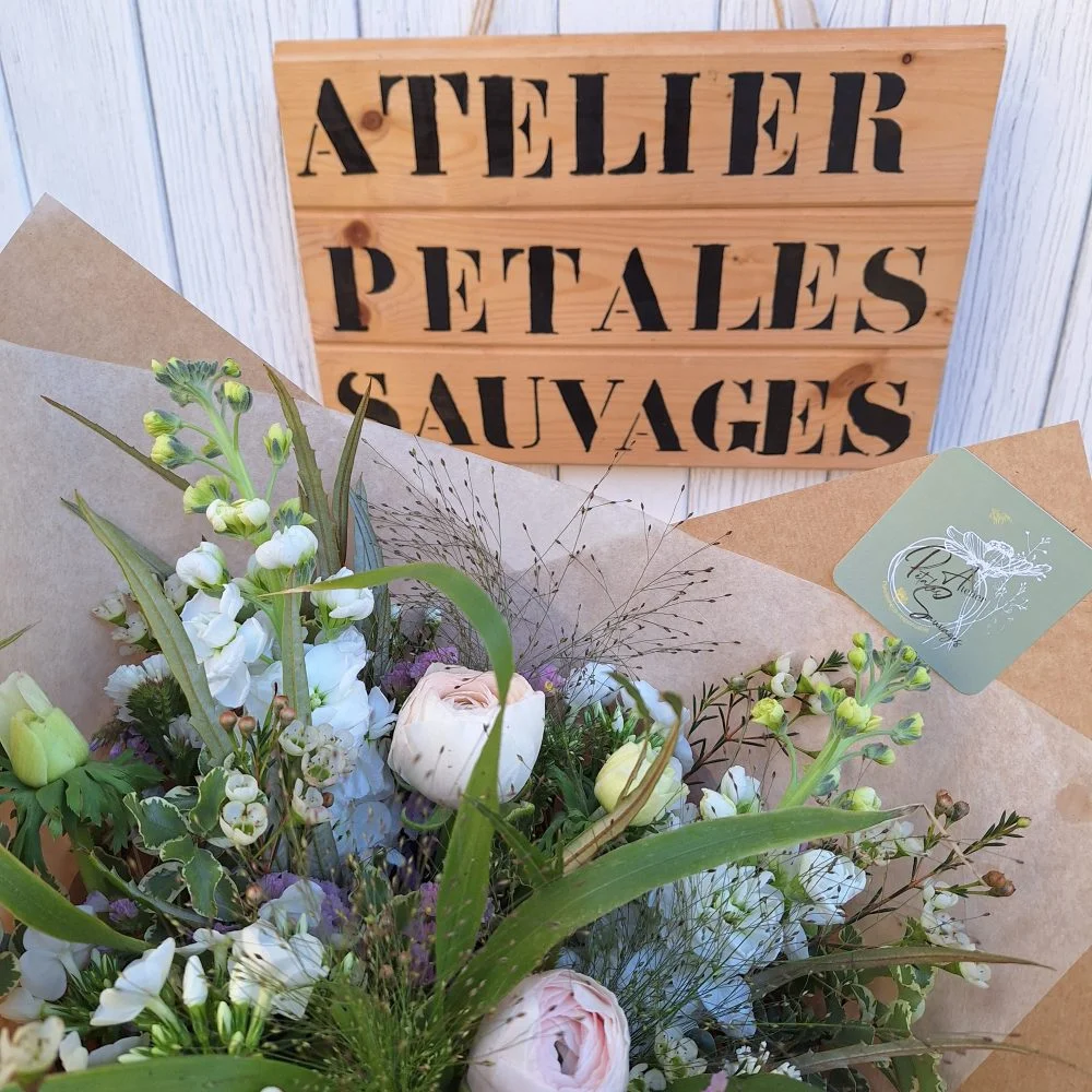 Abonnement floral 3 mois, par Atelier Pétales Sauvages, fleuriste à Agey
