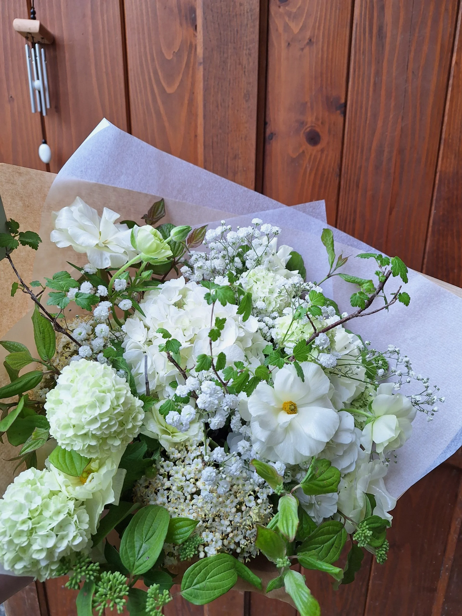 Bouquet Naissance, par Atelier Pétales Sauvages, fleuriste à Agey