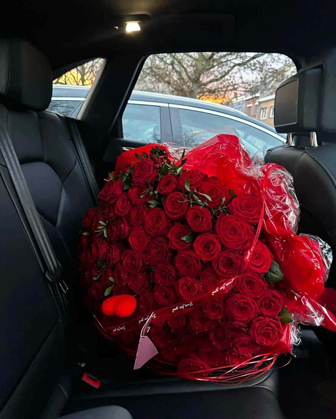 Bouquet LOVE FOREVER, par Sihana's Bloom&Wild, fleuriste à Schaerbeek