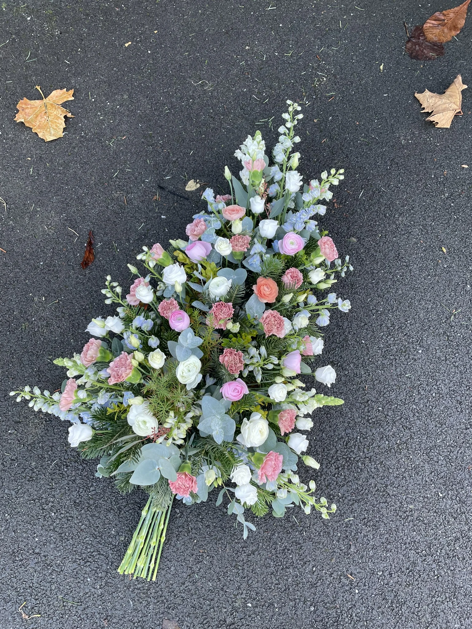 Gerbe de Deuil, par Les Imparfaites, fleuriste à Cesson-Sévigné