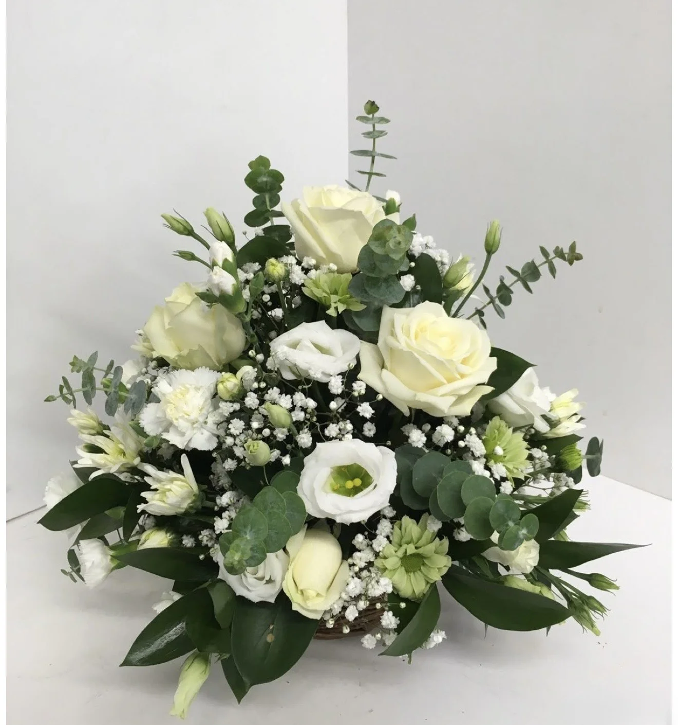 Couronne deuil – petit, par Les fleurs de Célony, fleuriste à Aix-en-Provence