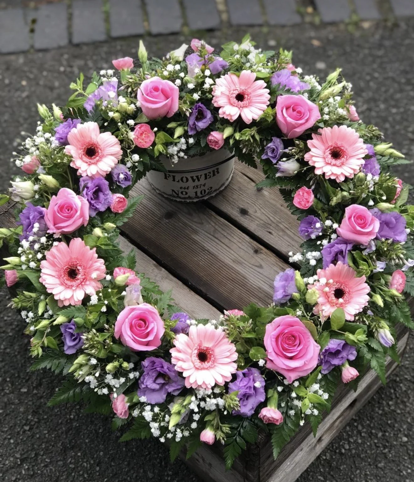 Deuil rose, par Les fleurs de Célony, fleuriste à Aix-en-Provence