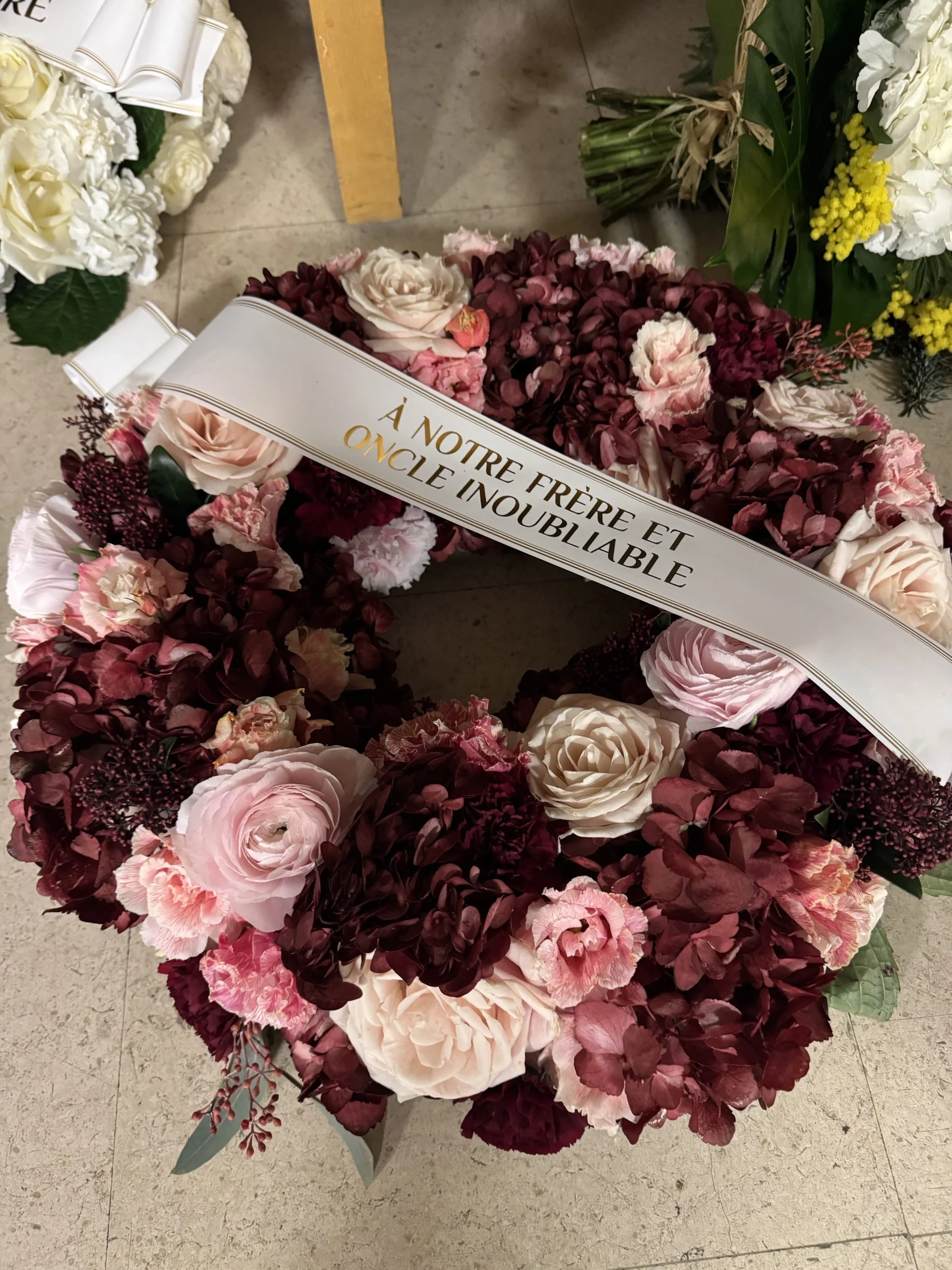 Couronne pour Obsèques, par Audrey B. Fleuriste, fleuriste à Levallois-Perret