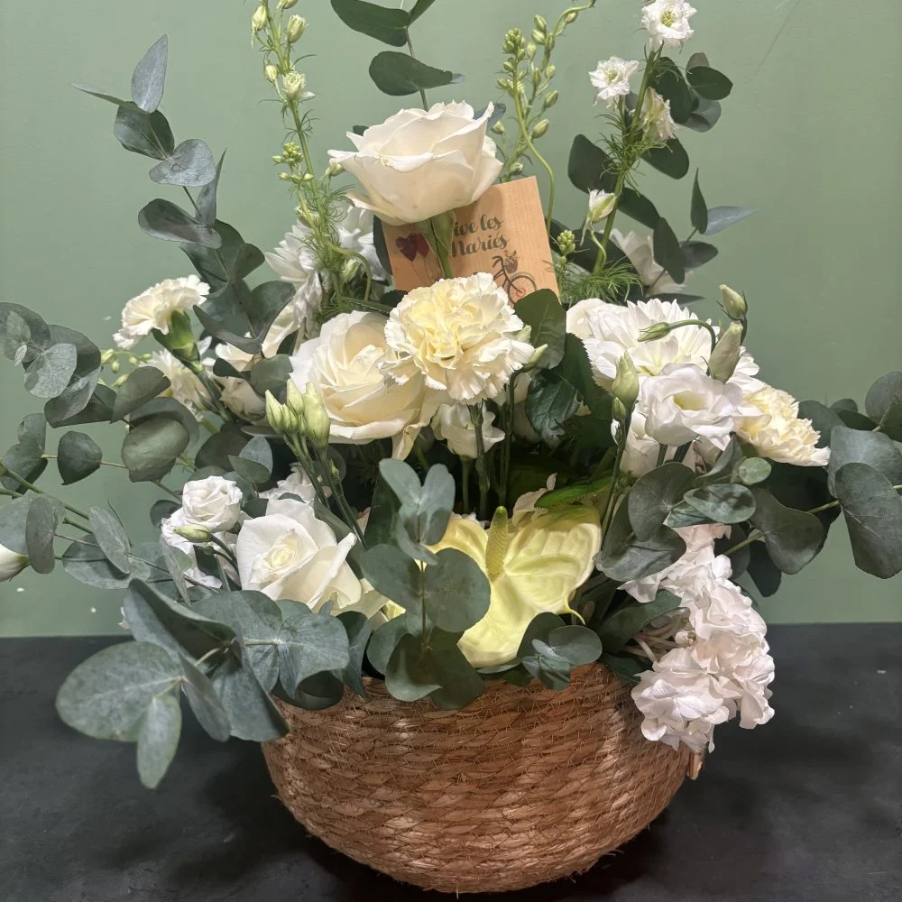 Panier de fleurs, par Botanika, fleuriste à Bastia