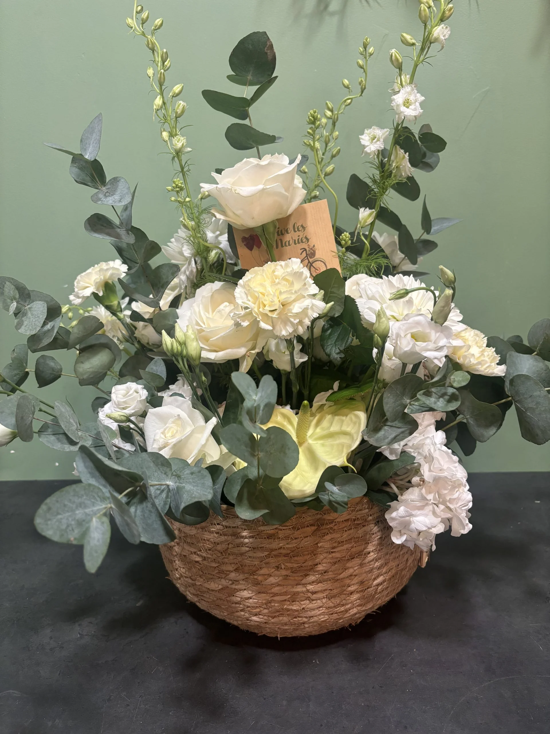 Panier de fleurs, par Botanika, fleuriste à Bastia