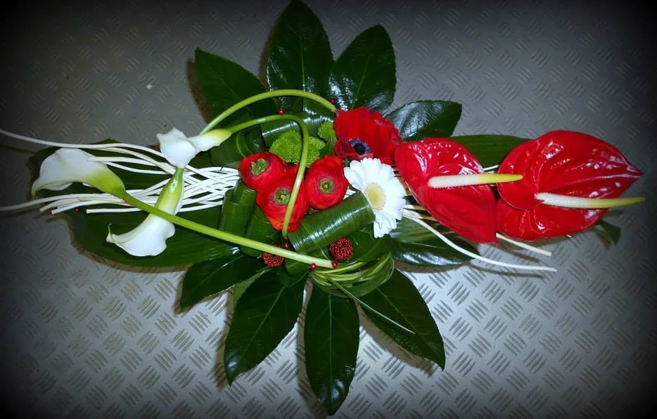 Bouquet en longueur, par Fleurs & Nature, fleuriste à Saintes
